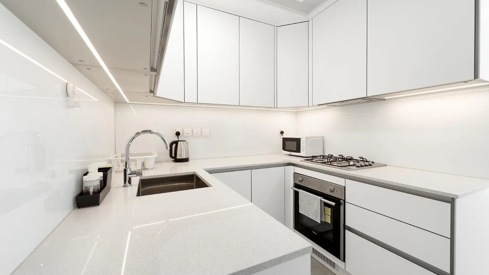 Izzzi - Luma22 Apartment Dubai