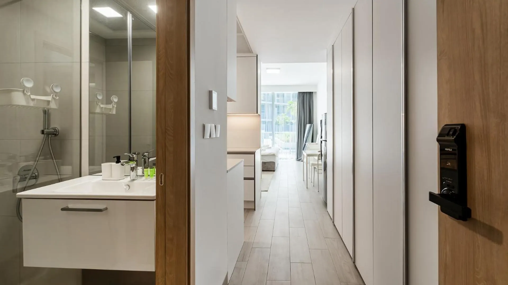 Izzzi - Luma22 Apartment Dubai